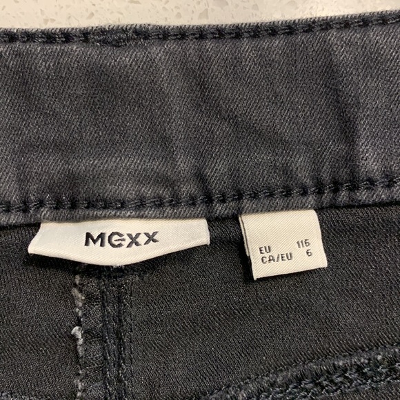 Mexx denim mini skirt - size 5 or 6 - Picture 4 of 10